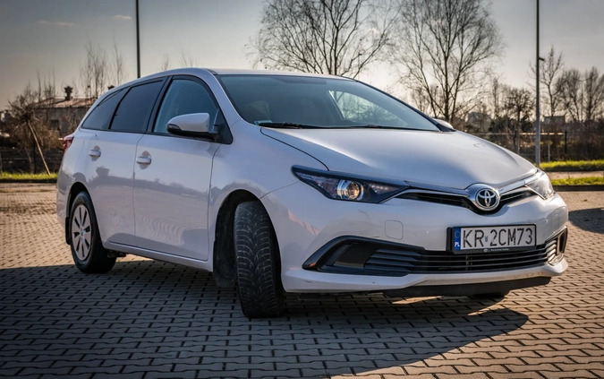 Toyota Auris cena 34000 przebieg: 193000, rok produkcji 2018 z Kraków małe 106